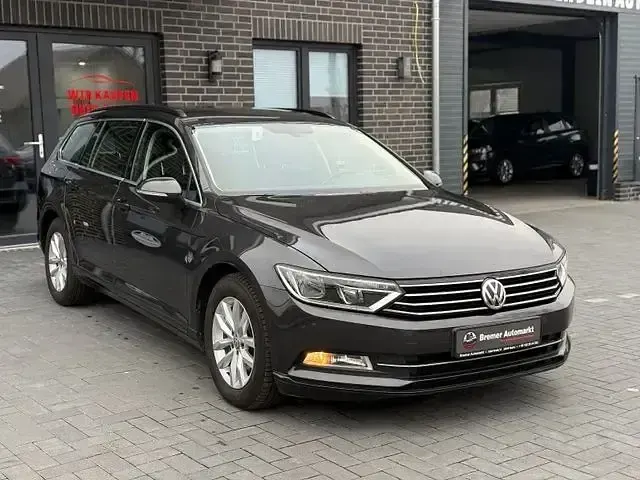 Gebraucht VW Passat Comfortline 120 PS (88 kW) 2018 Mangangrau metallic Kombi
