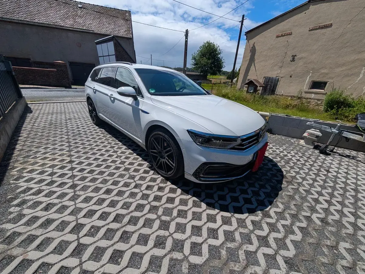Gebraucht VW Passat GTE 218 PS (160 kW) 2020 Weiß Kombi
