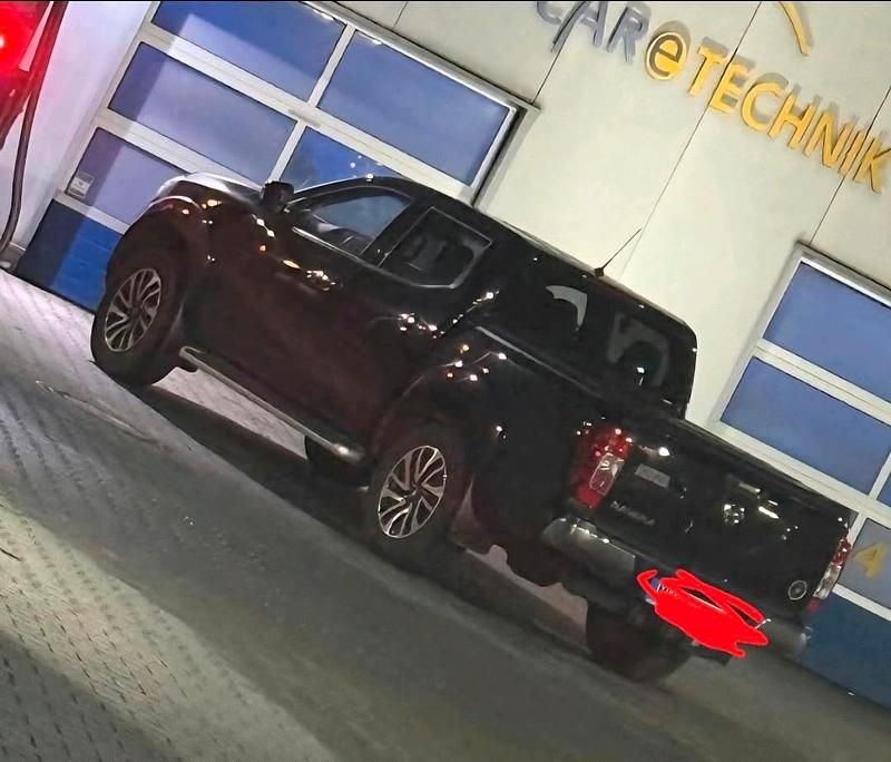 Gebraucht Nissan Navara 190 PS (139 kW) 2016 Schwarz Pickup