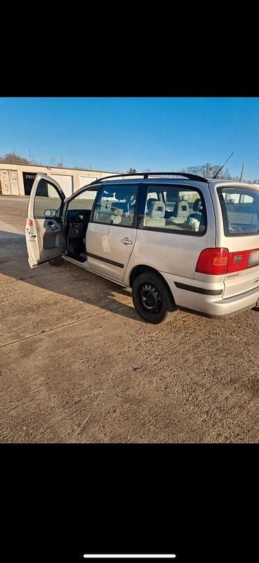 Second-hand VW Sharan 116 CP (85 kW) 2002 Gri Monovolum