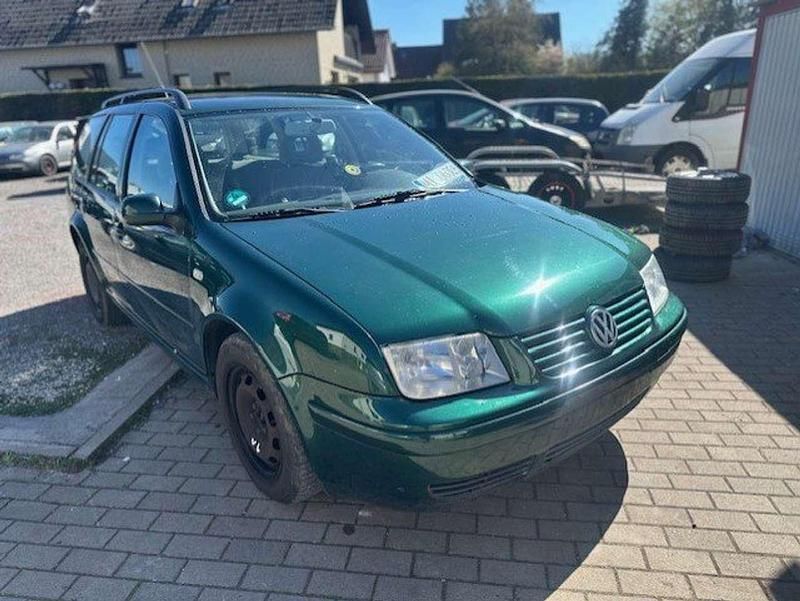 Brightgreen perleffekt Gebraucht 2000 VW Bora Comfortline Limousine | 1.499 € (Fairer Preis) - Bild 1/4