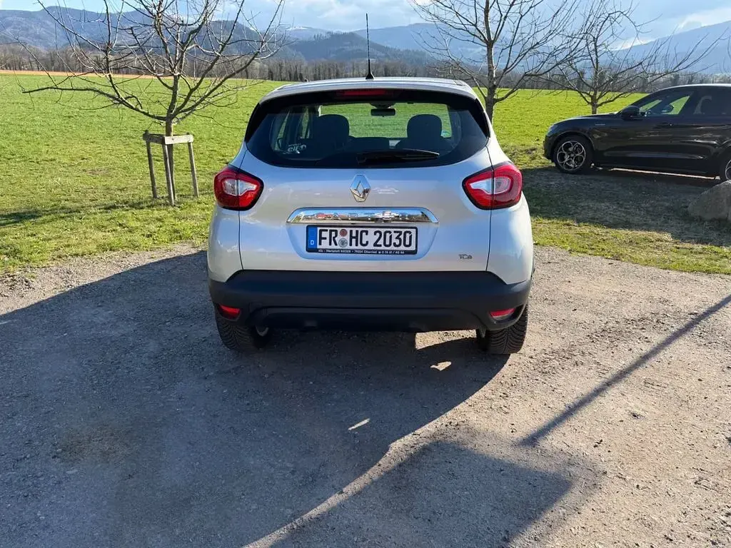 Gebraucht Renault Captur Intens 118 PS (86 kW) 2016 Silber SUV