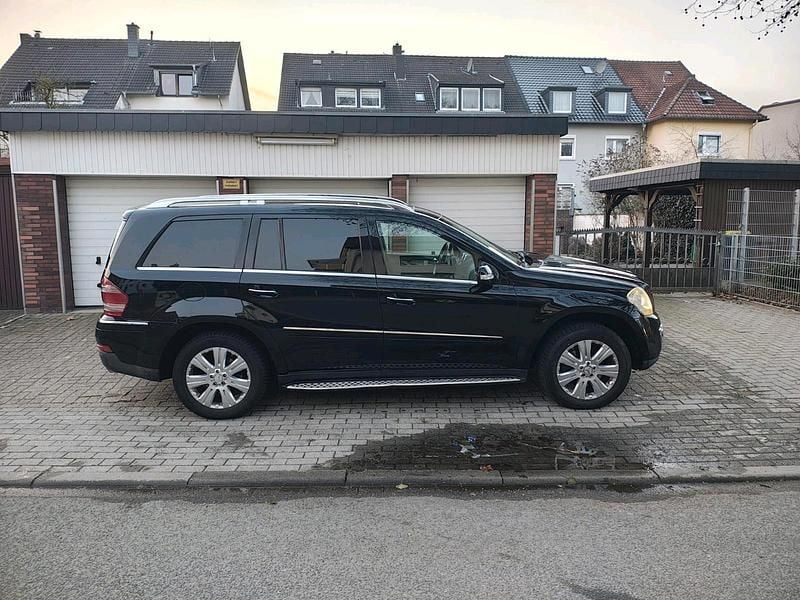 Gebraucht Mercedes GL320 224 PS (164 kW) 2008 Schwarz SUV