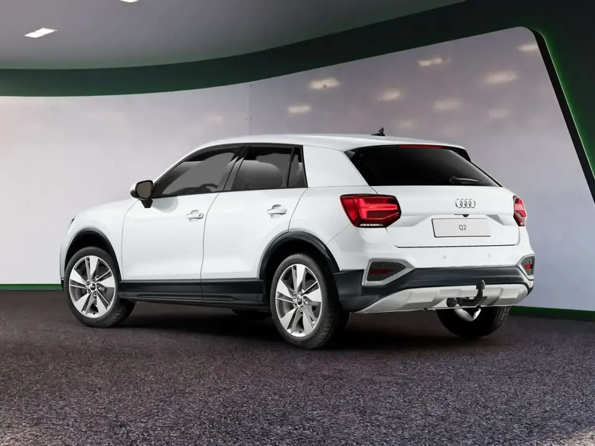 Gebraucht Audi Q2 Advanced Plus 150 PS (110 kW) 2025 Weiss / gletscherweiss SUV