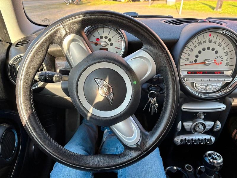 Gebraucht Mini ONE 95 PS (69 kW) 2008 Schwarz Kleinwagen