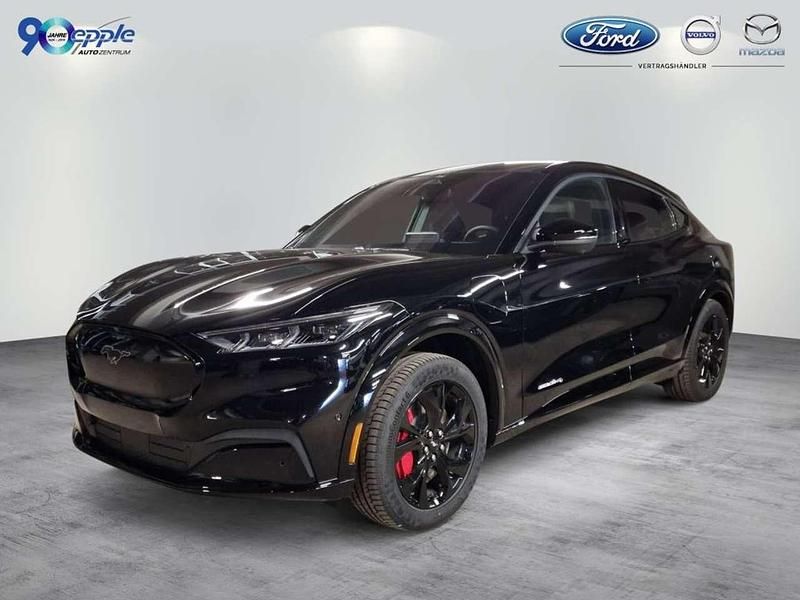 Absolute black Neu 2025 Ford Mustang Mach-E SUV | 66.990 € - Bild 1/4