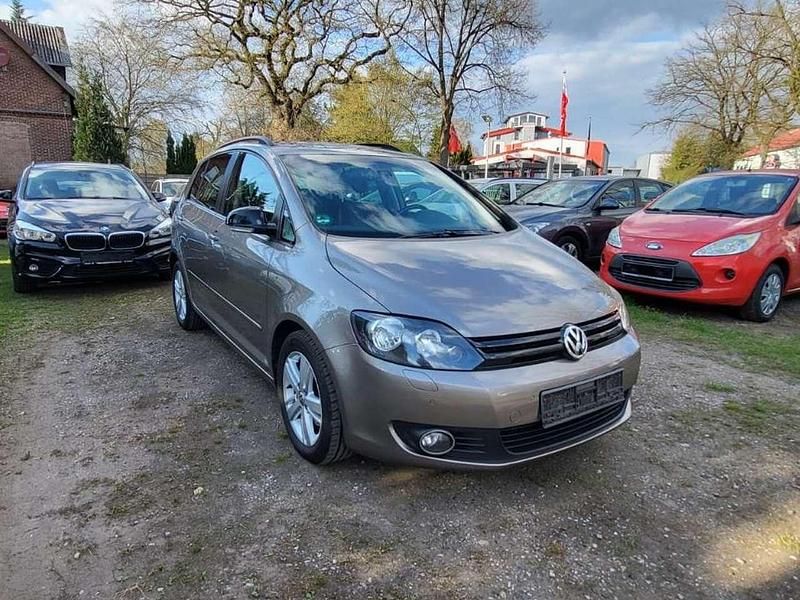Kaschmirbraun Gebraucht 2012 VW Golf Plus Cross Match Van / Kleinbus | 6.499 € (Fairer Preis) - Bild 1/4