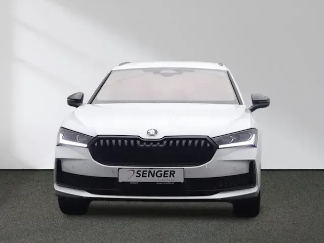 Gebraucht Skoda Superb SportLine 204 PS (150 kW) 2025 Weiss Kombi