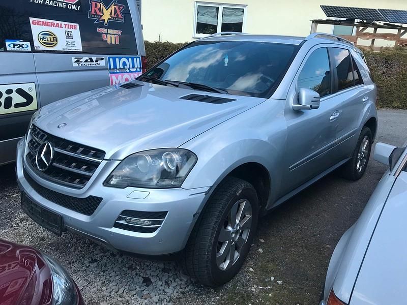 Gebraucht Mercedes ML350 230 PS (169 kW) 2011 Silber SUV