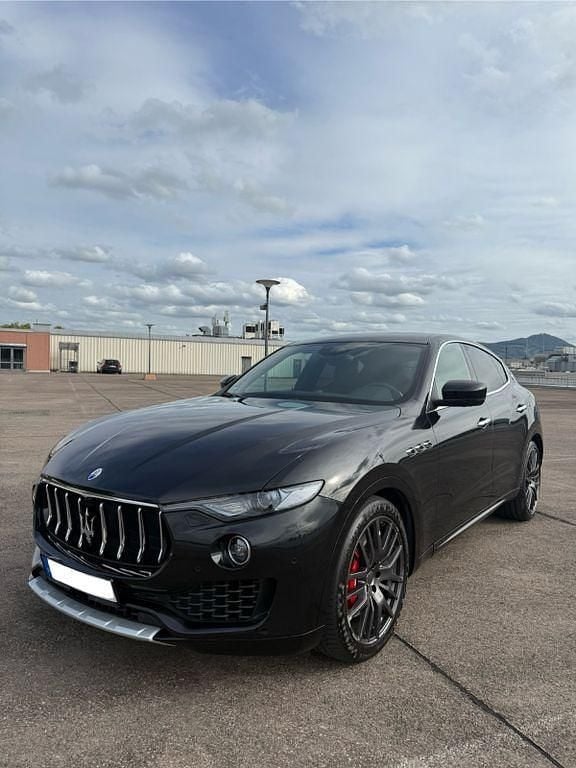 Schwarz Gebraucht 2017 Maserati Levante SUV | 22.999 € - Bild 1/4