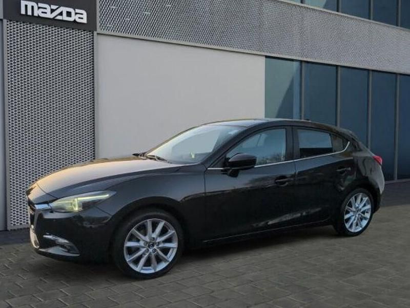 Onyxschwarz metallic (metallic) Gebraucht 2018 Mazda 3 Sports-Line Limousine | 14.990 € (Fairer Preis) - Bild 1/4
