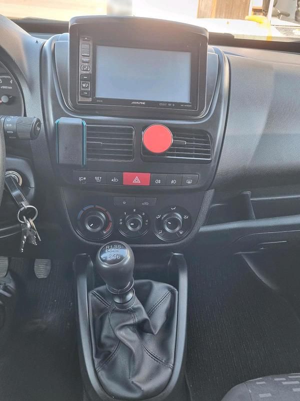 Gebraucht Opel Combo 101 PS (74 kW) 2015 Silber Van / Kleinbus