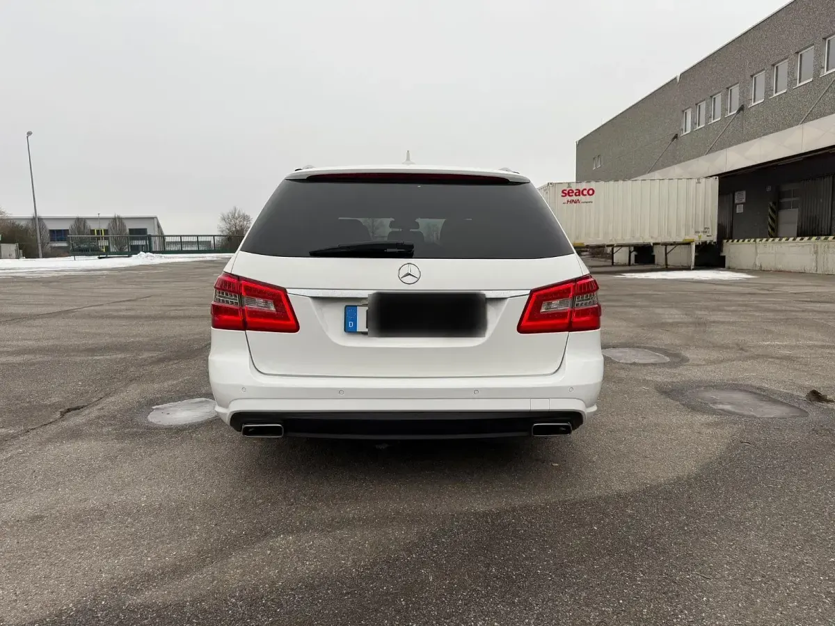 Gebraucht Mercedes E200 AMG 136 PS (100 kW) 2012 Weiß Kombi