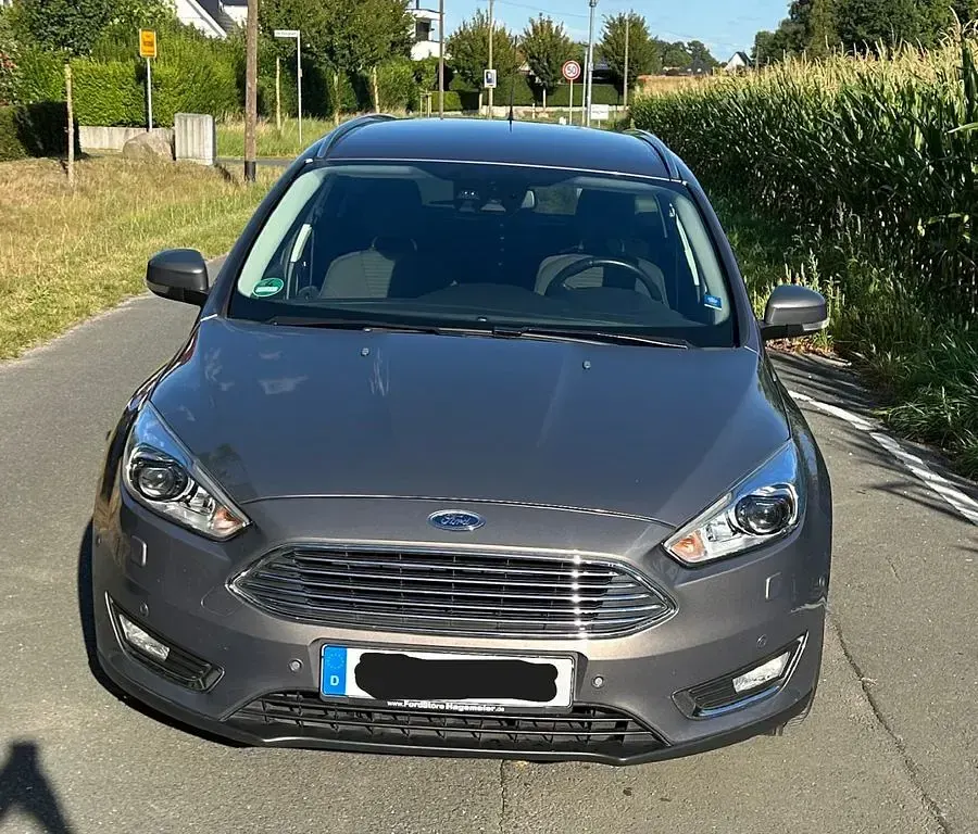 Gebraucht Ford Focus 125 PS (91 kW) 2015 Braun Limousine