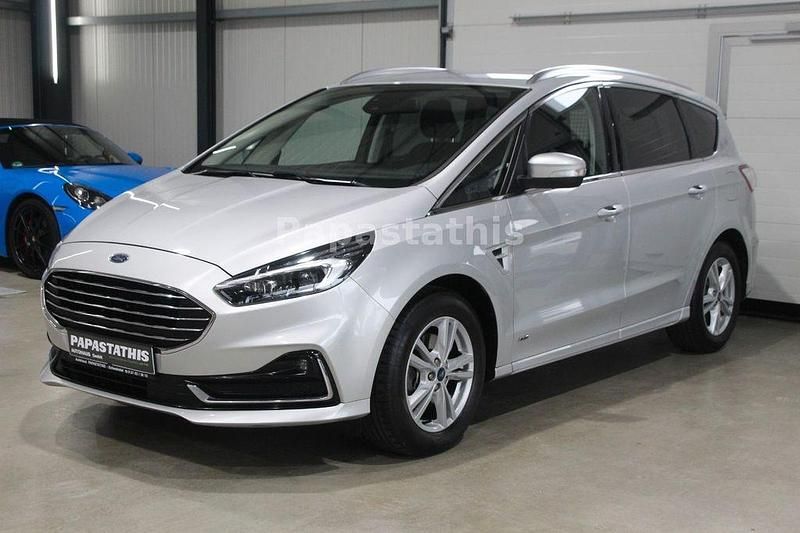Gebraucht Ford S-MAX Titanium 190 PS (139 kW) 2022 Silber Van / Kleinbus