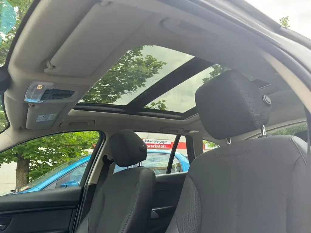 Gebraucht BMW 320 Advantage 190 PS (139 kW) 2017 Weiß Kombi