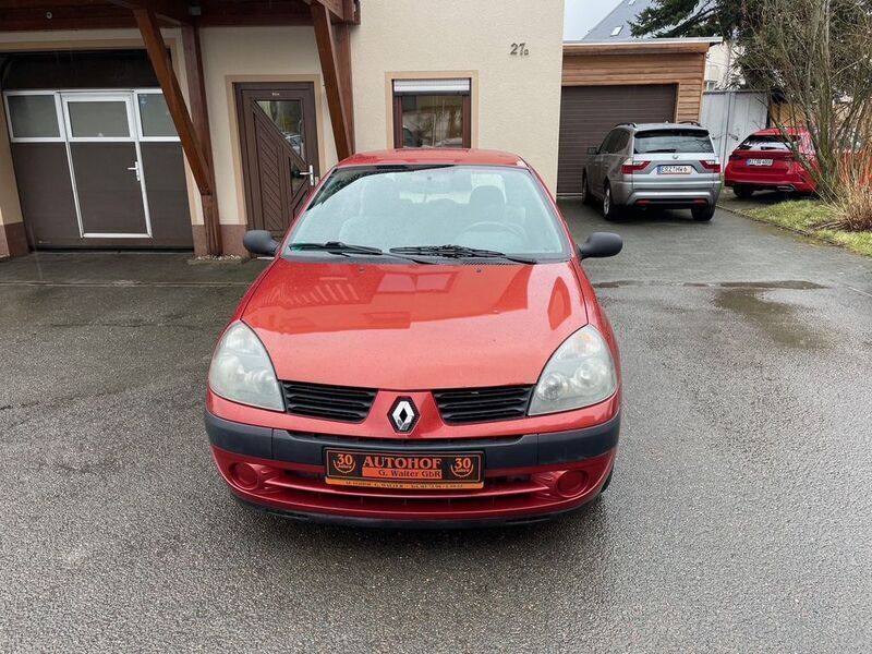 Feuerrot Gebraucht 2006 Renault Clio II Campus Kleinwagen | 2.300 € (Etwas zu teuer) - Bild 1/4
