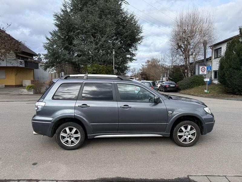 Gebraucht Mitsubishi Outlander 160 PS (117 kW) 2007 Grau SUV