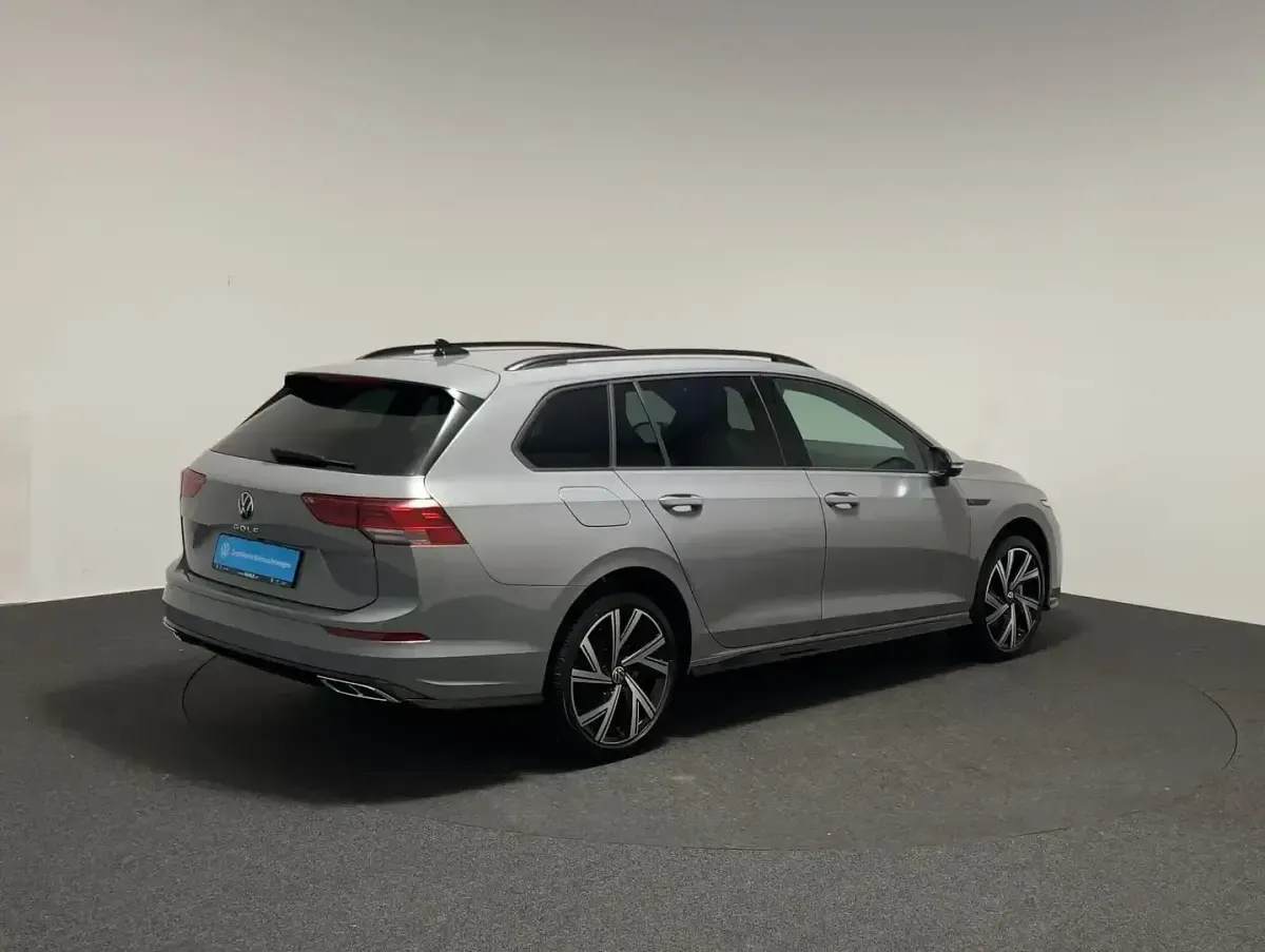 Gebraucht VW Golf VIII R-line 150 PS (110 kW) 2024 Grau Kombi