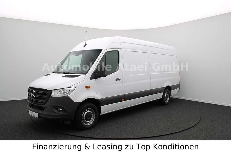 Arktikweiss Gebraucht 2023 Mercedes Sprinter Van | 32.118 € (Guter Preis) - Bild 1/4