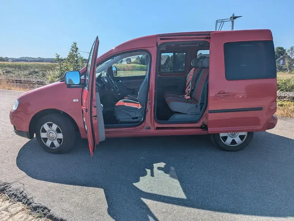 Gebraucht VW Caddy Life 80 PS (58 kW) 2009 Rot Van / Kleinbus