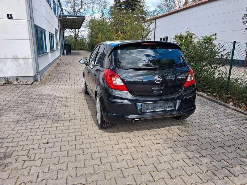 Używany Opel Corsa S 101 KM (74 kW) 2012 Czarny Hatchback
