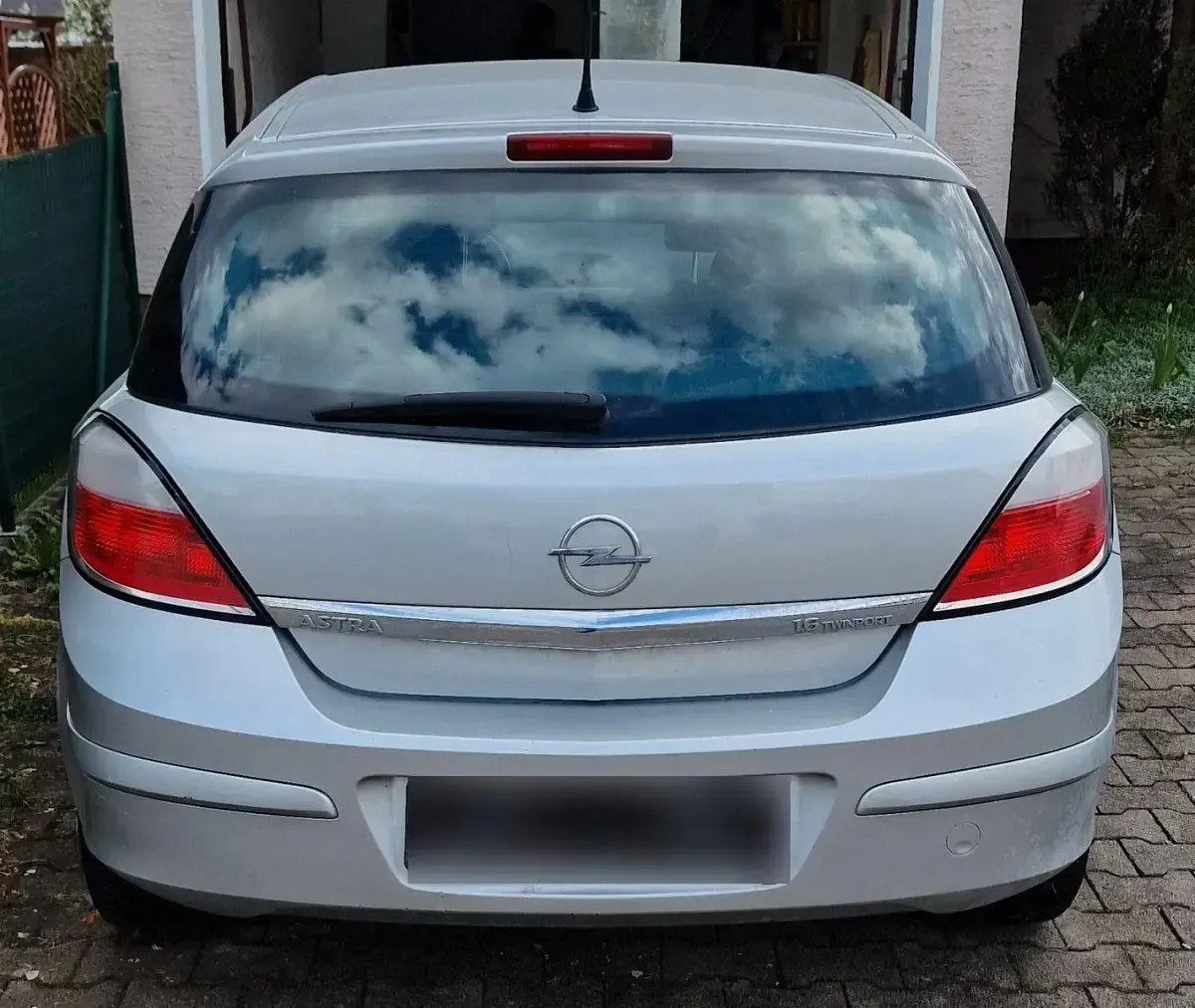 Usata Opel Astra 105 CV (77 kW) 2004 Argento Berlina