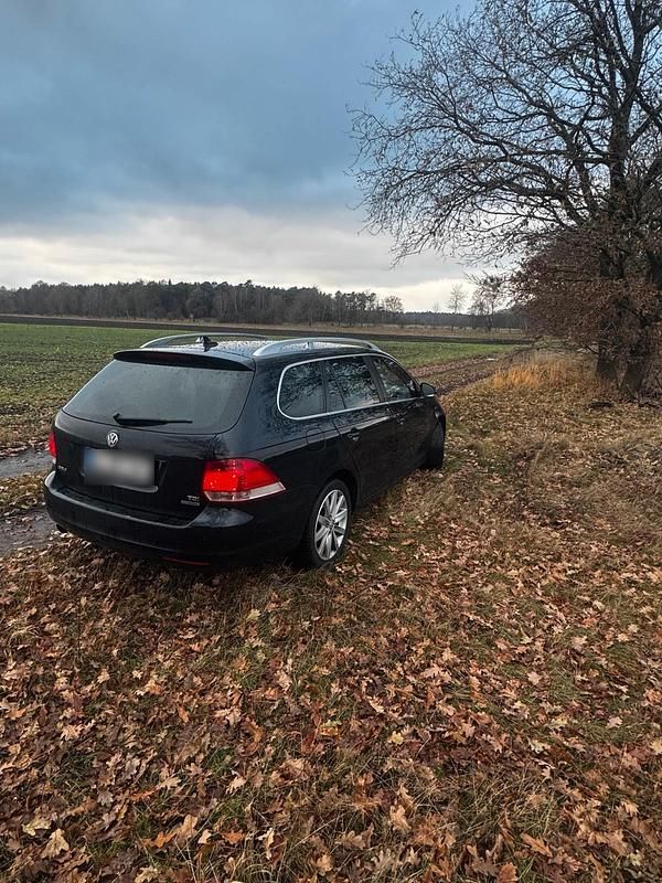 Gebraucht VW Golf VI 105 PS (77 kW) 2011 Andere farben Kleinwagen