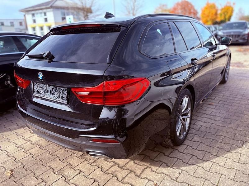 Gebraucht BMW 530 M Sport 252 PS (185 kW) 2019 Schwarz Kombi