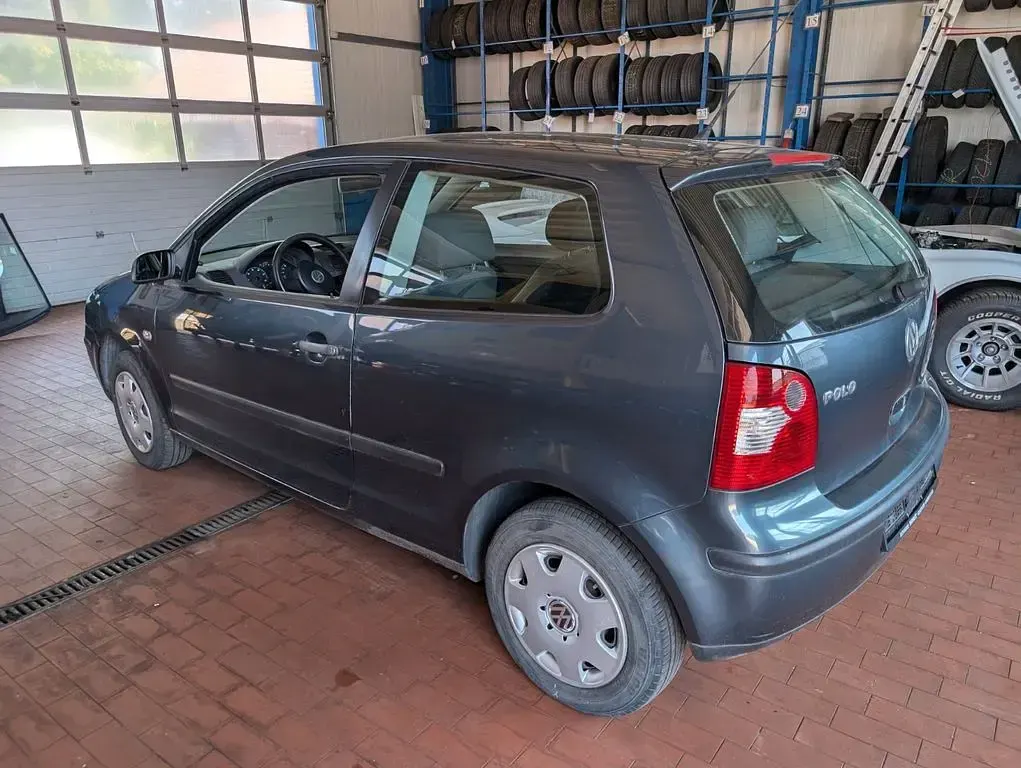 Gebraucht VW Polo 54 PS (39 kW) 2003 Grau Limousine