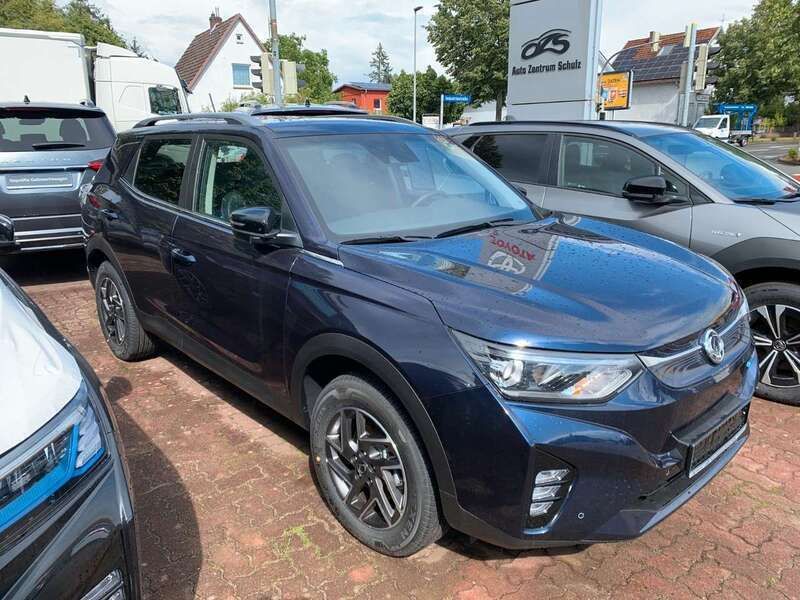 Blau Gebraucht 2024 Ssangyong (KGM) Korando SUV | 31.225 € - Bild 1/4