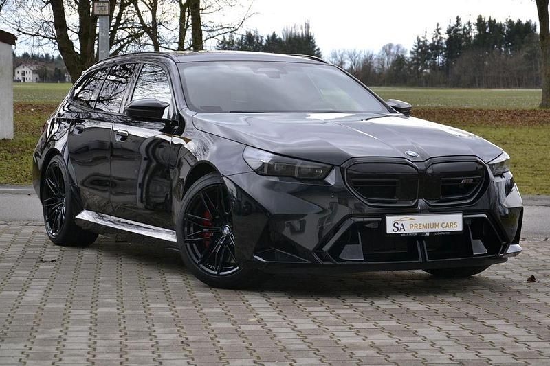 Używany BMW M5 Performance 585 KM (430 kW) 2025 Czarny Kombi