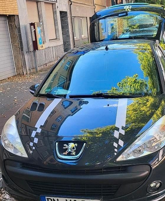 Schwarz Gebraucht 2011 Peugeot 206+ Kleinwagen | 2.999 € (Fairer Preis) - Bild 1/4