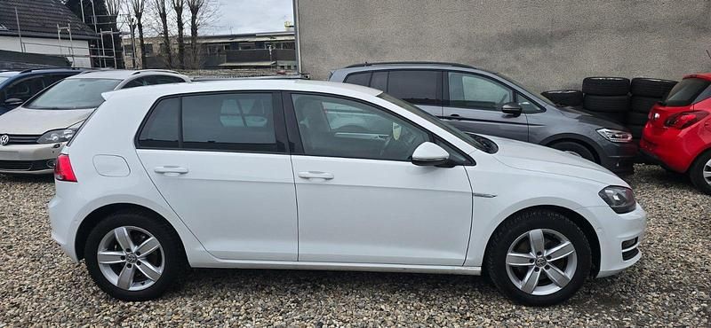 Gebraucht VW Golf VII Cup 110 PS (80 kW) 2014 Pure white Kleinwagen