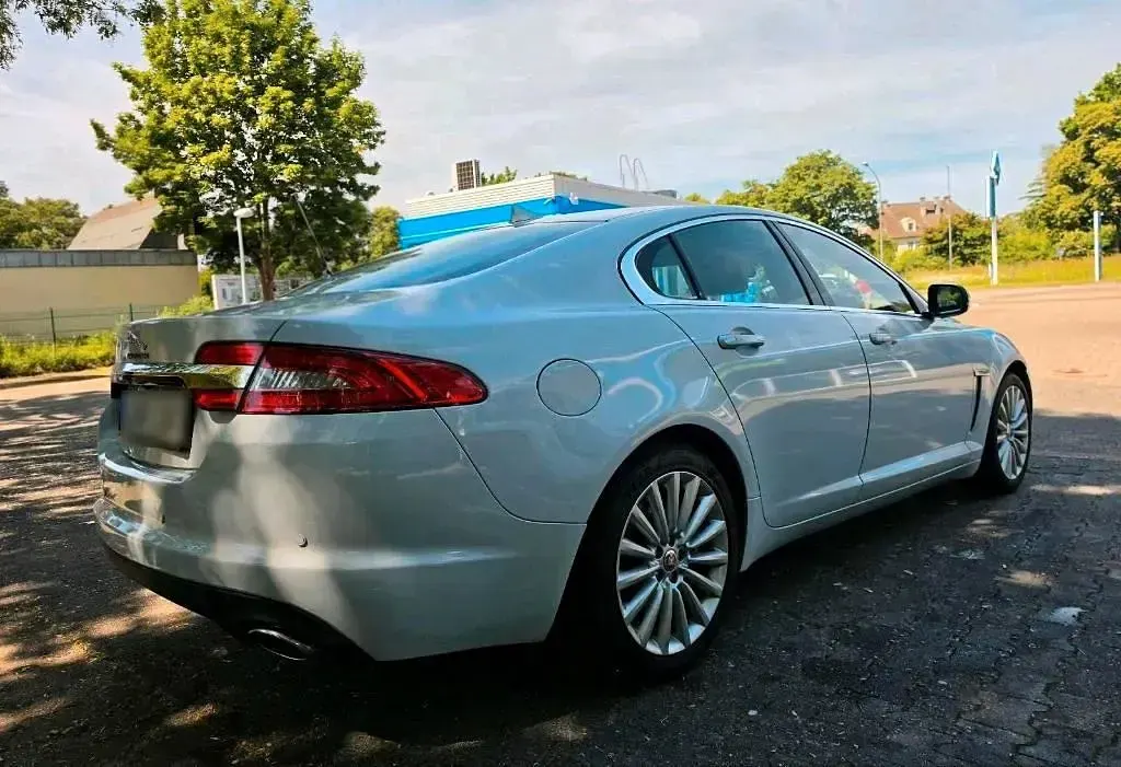 Gebraucht Jaguar XF 200 PS (147 kW) 2015 Weiß Limousine