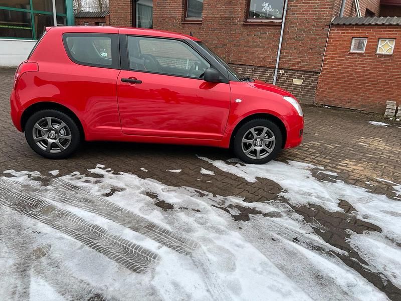 Gebraucht Suzuki Swift 92 PS (67 kW) 2010 Rot Kleinwagen