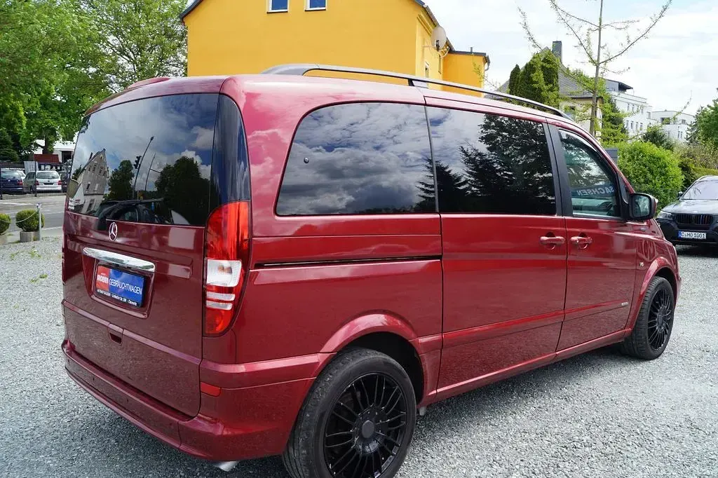 Gebraucht Mercedes Viano 224 PS (164 kW) 2011 Rot Van / Kleinbus