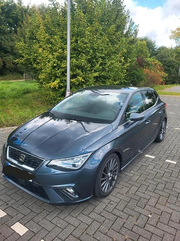 Grau Gebraucht 2019 Seat Ibiza Style Plus Kleinwagen | 12.500 € (Fairer Preis) - Bild 1/4
