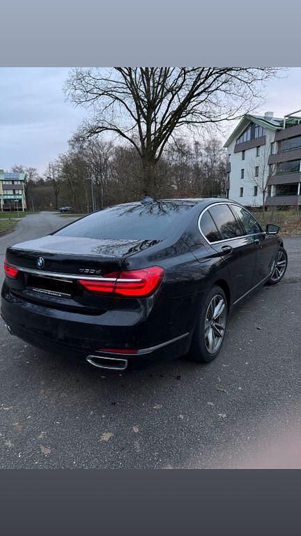 Gebraucht BMW 730 Performance 265 PS (194 kW) 2017 Schwarz Limousine