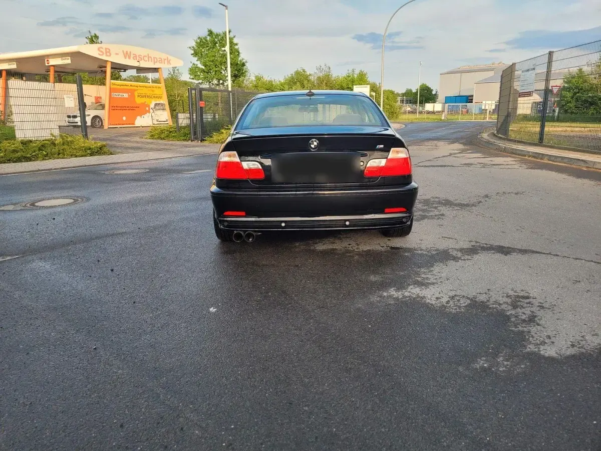 Gebraucht BMW 320 Sport Line 150 PS (110 kW) 2001 Schwarz Coupé
