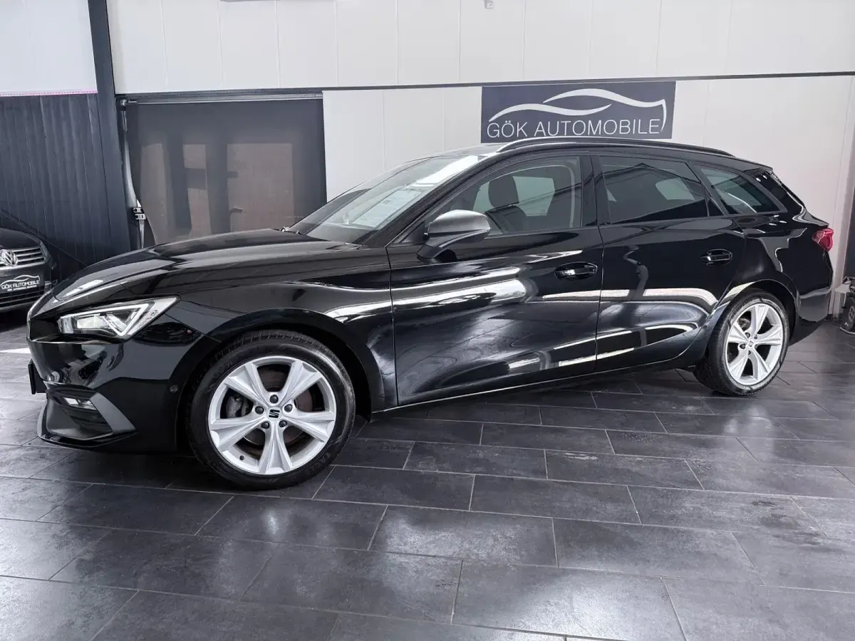 Używany Seat Leon FR 150 KM (110 kW) 2023 Czarny Kombi