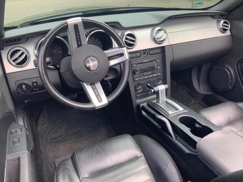 Braun Gebraucht 2005 Ford Mustang Cabrio | 9.000 € - Bild 1/4