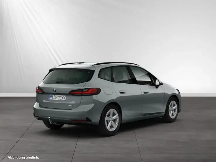 Gebraucht BMW 220 163 PS (119 kW) 2025 Skyscraper grau metallic