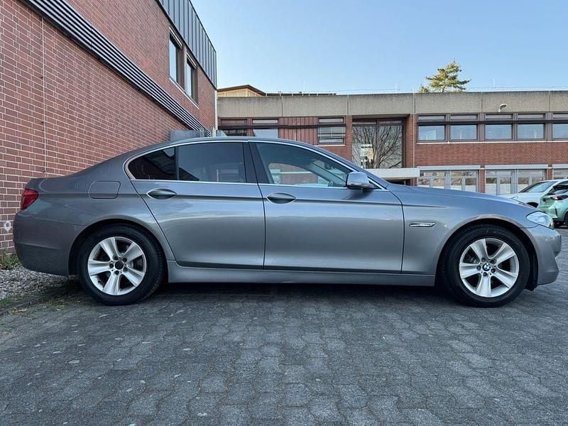 Gebraucht BMW 520 Sport Line 184 PS (135 kW) 2012 Grau Limousine