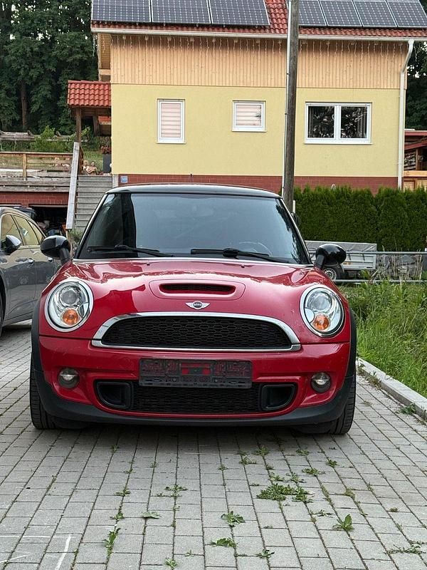 Rot Gebraucht 2011 Mini Cooper S Coupé Coupé | 2.990 € - Bild 1/3