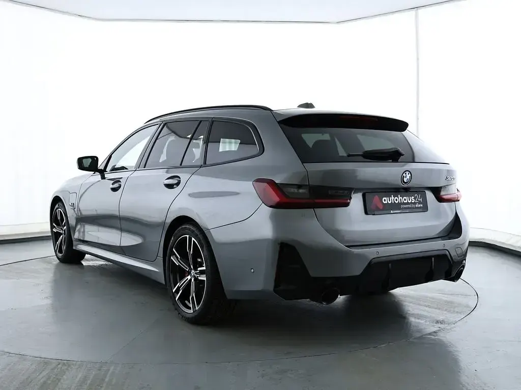 Gebraucht BMW 320 M Sport 163 PS (119 kW) 2023 Grau Limousine