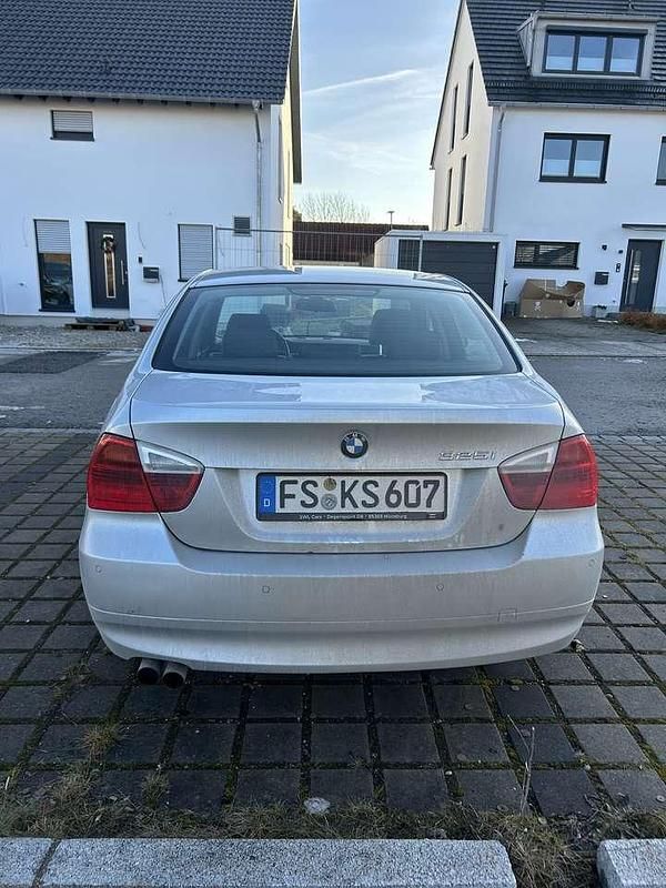 Gebraucht BMW 325 218 PS (160 kW) 2005 Grau Limousine