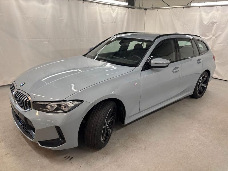 M brooklyn grau metallic Gebraucht 2024 BMW 330 M Sport Kombi | 44.890 € (Superpreis) - Bild 1/4