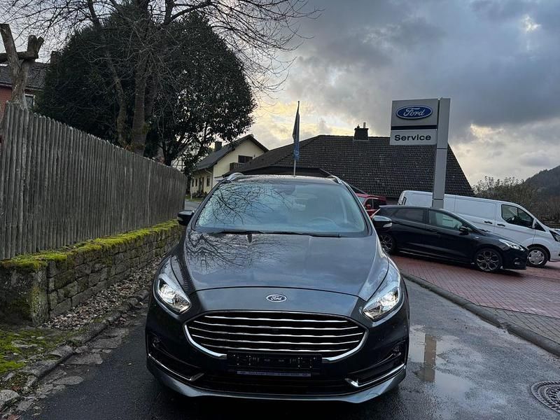 Gebraucht Ford S-MAX Titanium 190 PS (139 kW) 2021 Grau Van / Kleinbus