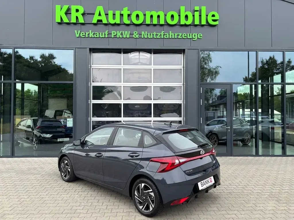 Gebraucht Hyundai i20 Trend 101 PS (74 kW) 2023 Grau Kleinwagen